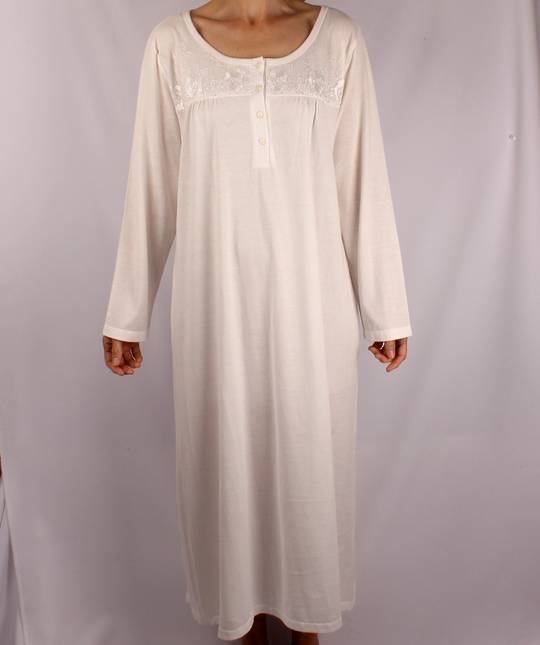 Cotton knit nightie w long sleeves and  embroidered flowers ivory Style:AL/ND-280